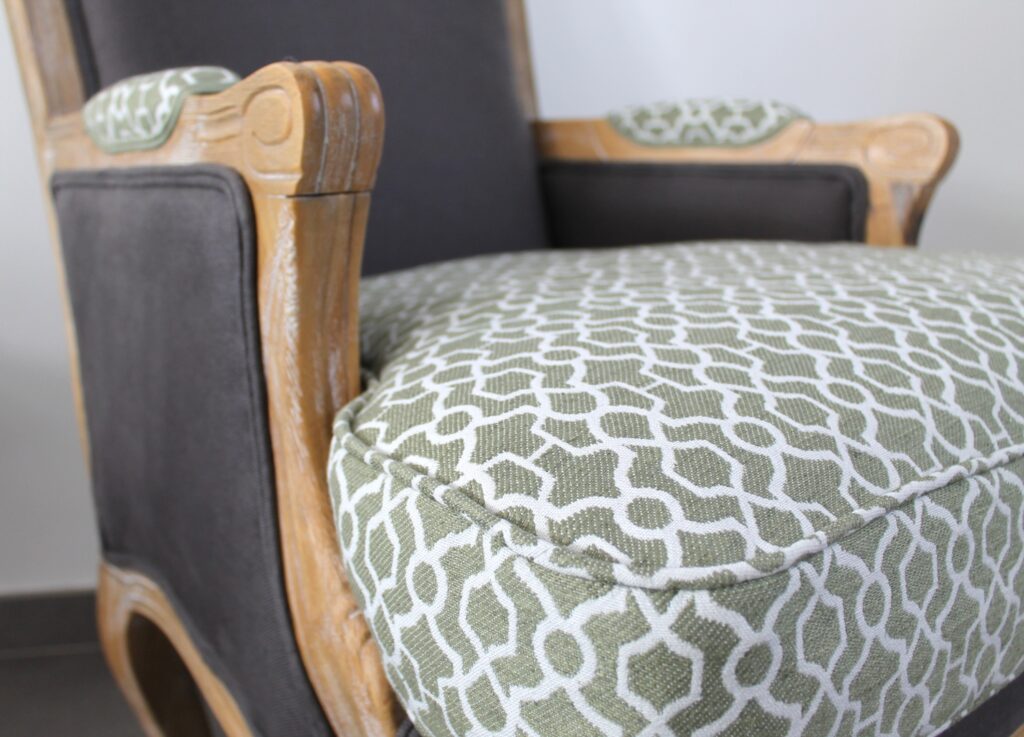 Blog : Coussin pour fauteuil – Atelier La Souris Créative